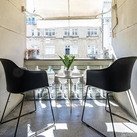 Apartment Centre *
