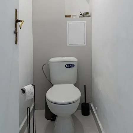Apartment Centre *